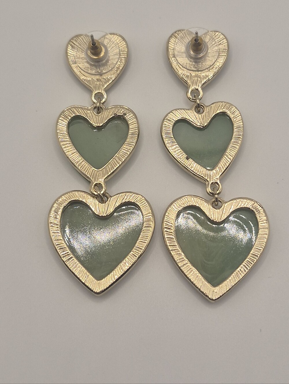 CUTE TRIPLE -TIER Green HEART DANGLE EARRINGS - Picture 2 of 2